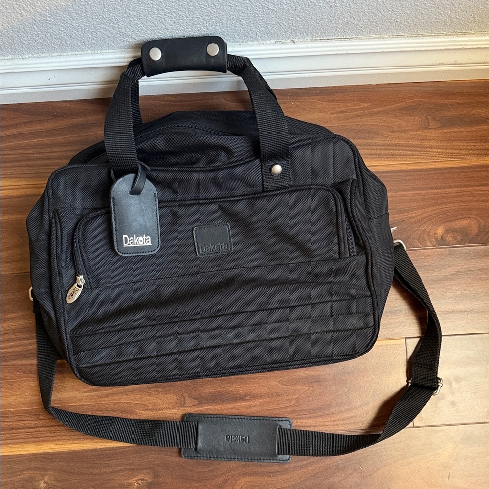 Dakota Black Travel Bag
